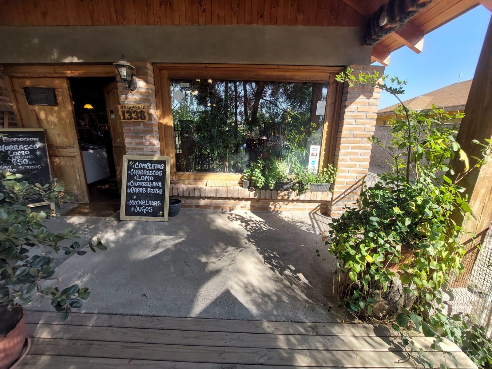 RESTAURANT - SALON DE EVENTOS CON CABAÑA Y PISCINA